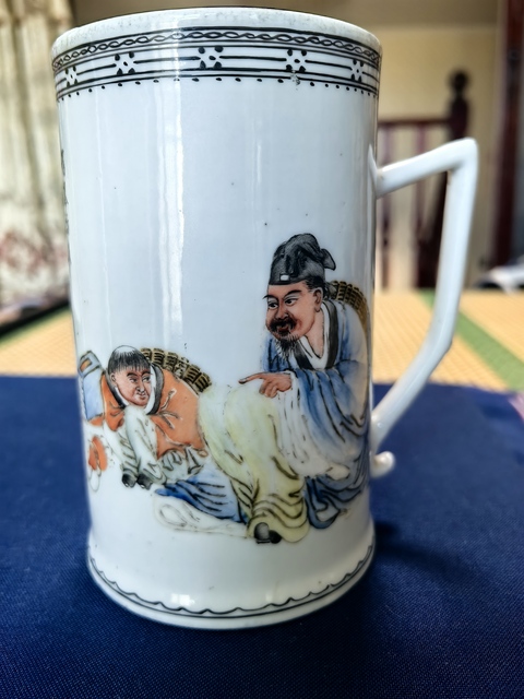 古玩陶瓷粉彩人物故事紋茶杯真品鑒賞圖