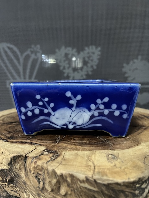 古玩陶瓷霽藍釉堆白花卉紋花盆真品鑒賞圖