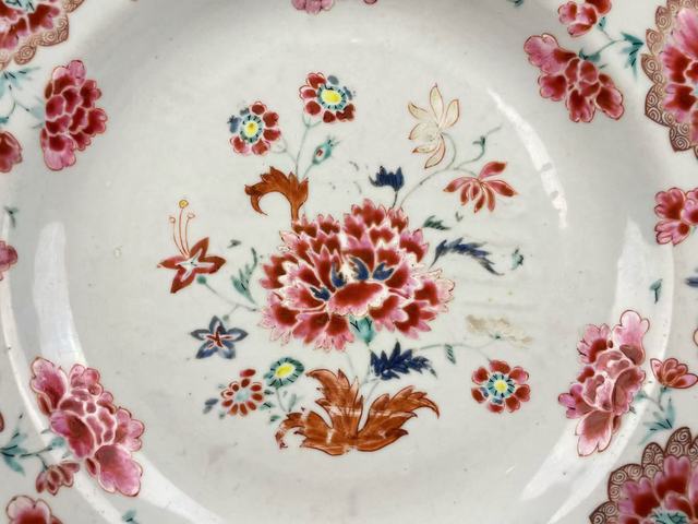 古玩陶瓷清雍正·粉彩花卉錦地紋折沿大盤拍賣，當前價格0元