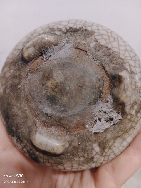 古玩陶瓷哥釉三足筒式香爐真品鑒賞圖