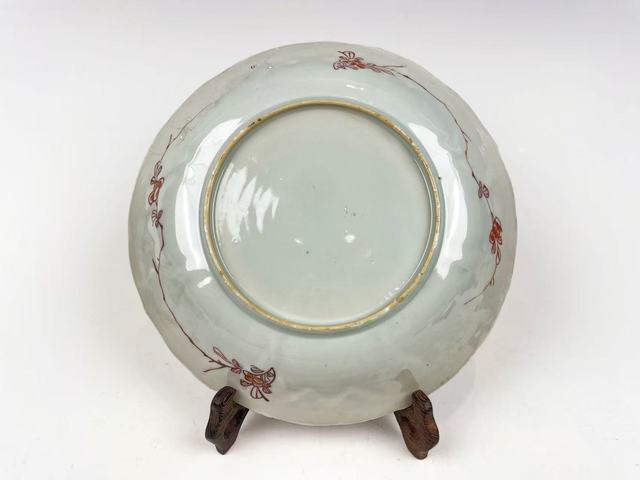 古玩陶瓷清康熙·礬紅描金花鳥仕女圖花口盤真品鑒賞圖