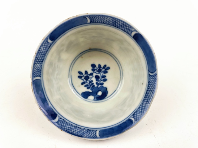 古玩陶瓷清光緒·青花仕女開窗折沿杯拍賣，當前價格198元