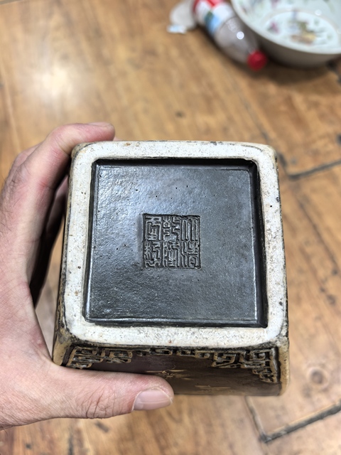 古玩陶瓷古銅彩福在眼前圖四方瓶真品鑒賞圖