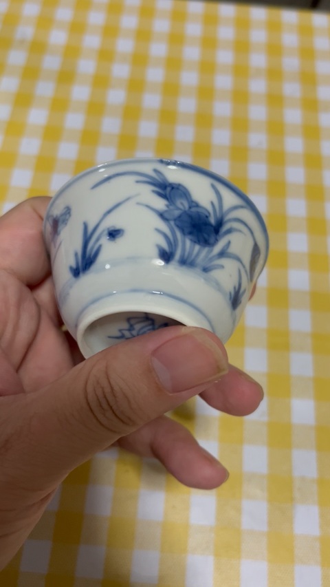 古玩陶瓷花卉紋青花杯真品鑒賞圖