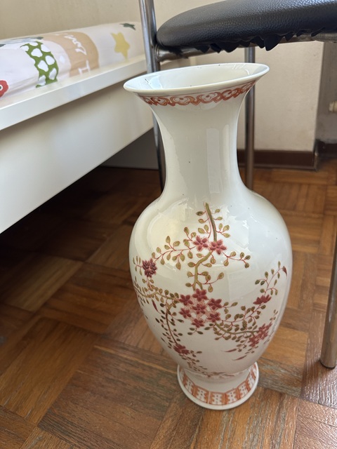 古玩陶瓷花瓶真品鑒賞圖