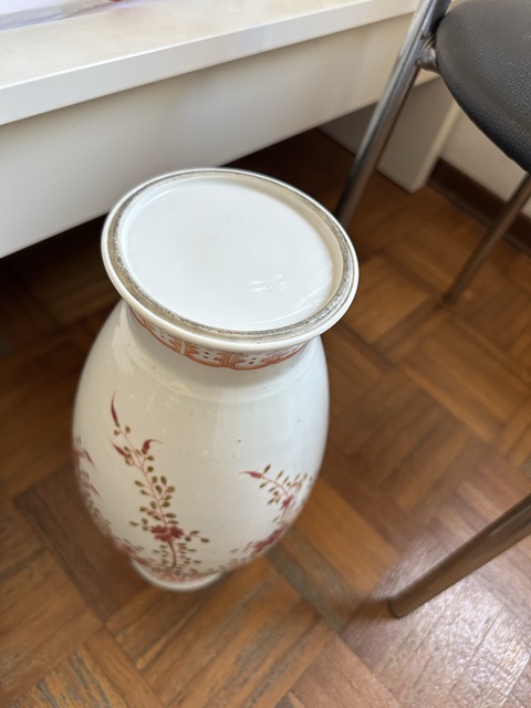 古玩陶瓷花瓶真品鑒賞圖
