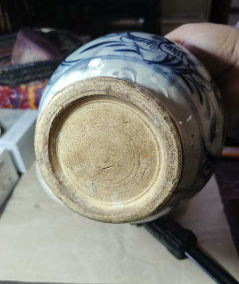 古玩陶瓷花卉紋青花罐真品鑒賞圖
