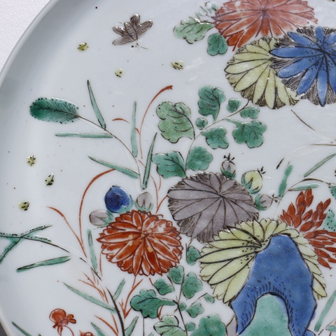 古玩陶瓷五彩花卉蝴蝶紋盤真品鑒賞圖
