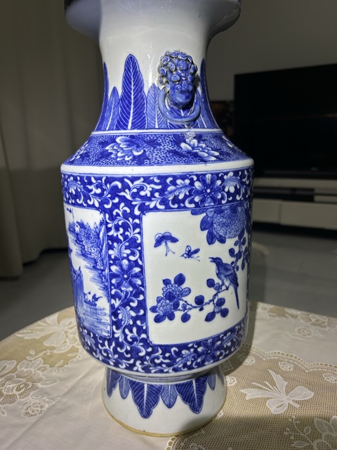 古玩陶瓷青花山水人物獅耳撇口瓶,疑似復(fù)窯真品鑒賞圖