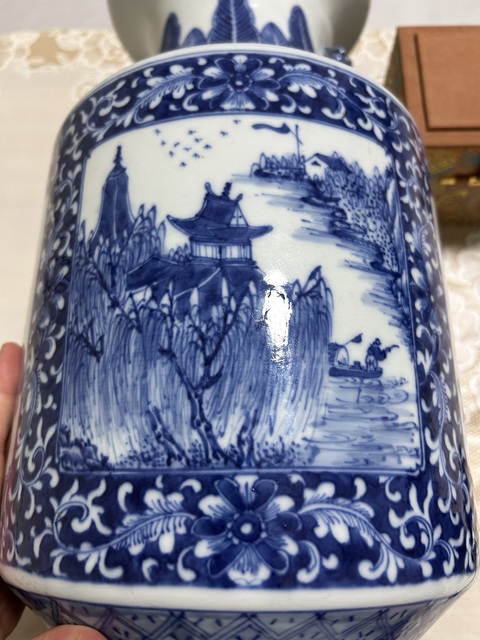 古玩陶瓷青花山水人物獅耳撇口瓶,疑似復(fù)窯真品鑒賞圖