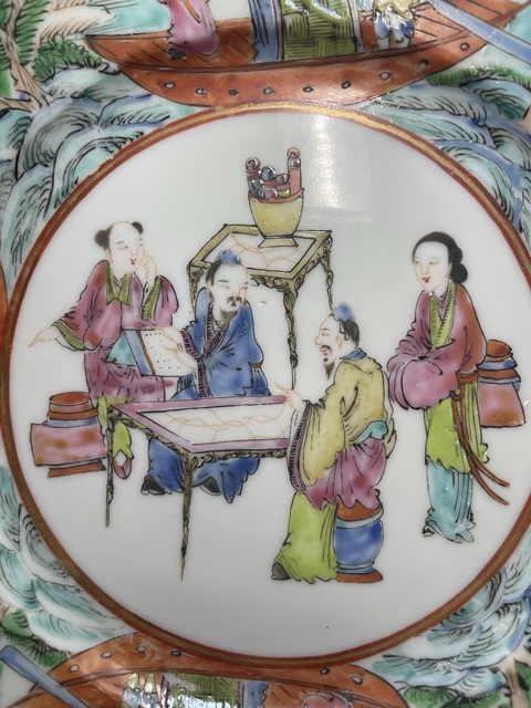 古玩陶瓷人物紋廣彩盤真品鑒賞圖