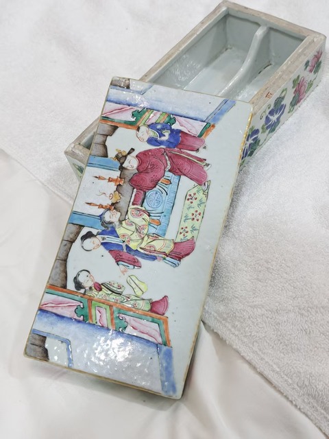 古玩陶瓷粉彩人物故事長方盒真品鑒賞圖