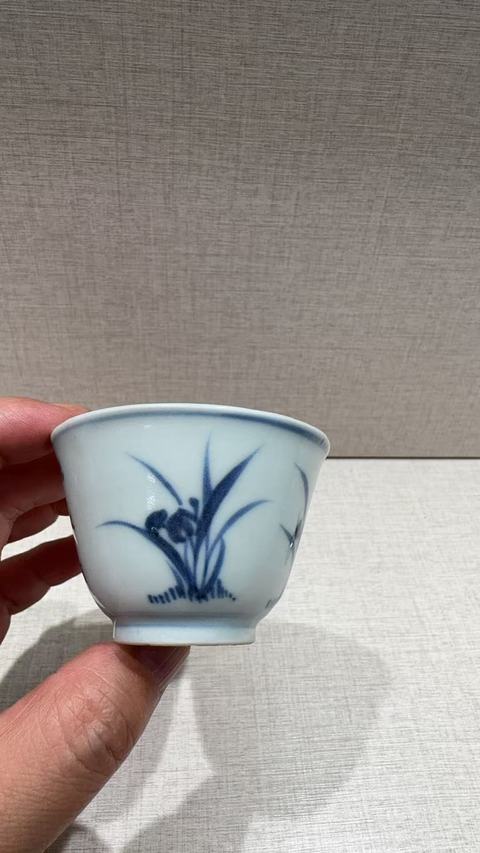 古玩陶瓷青花花卉紋仰鐘杯真品鑒賞圖