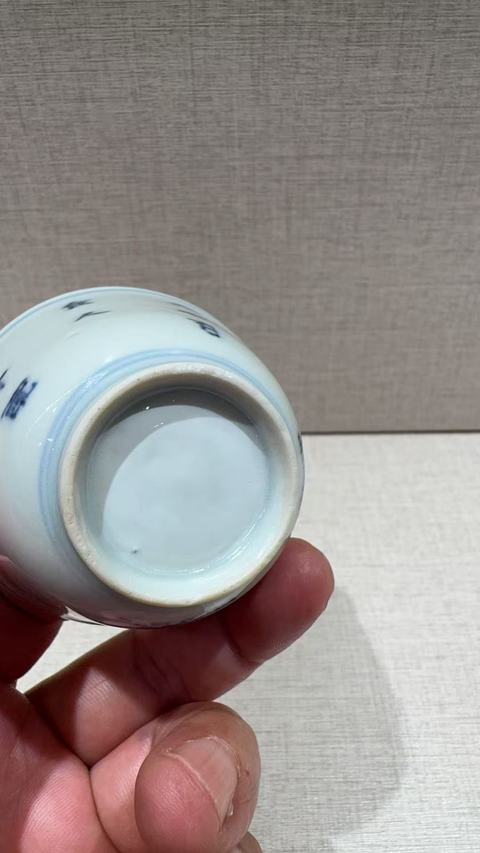 古玩陶瓷青花花卉紋仰鐘杯真品鑒賞圖