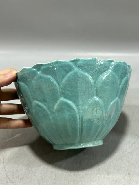 古玩陶瓷松石綠釉蓮花碗真品鑒賞圖