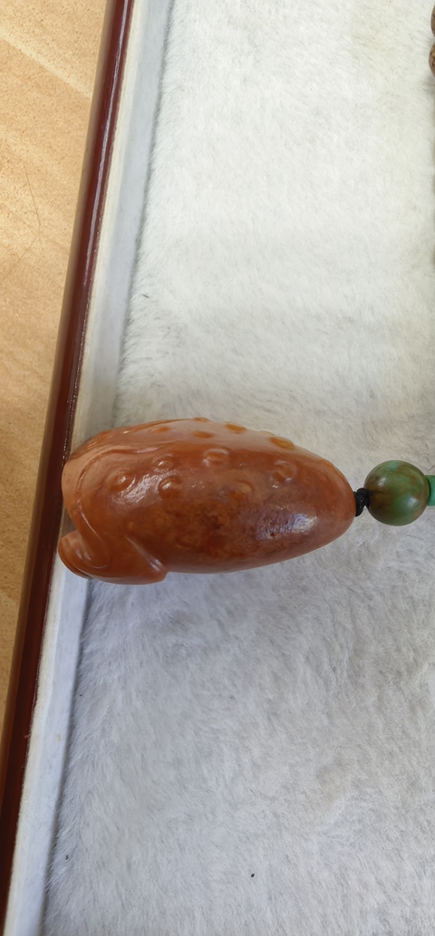古玩玉器和田玉雕“金蟾”把件真品鑒賞圖