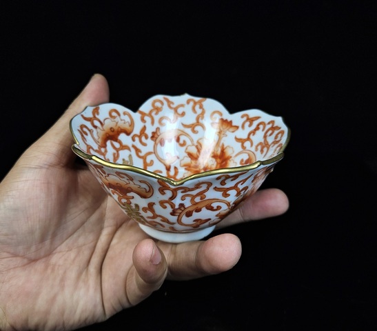 古玩陶瓷福壽紋礬紅花口杯真品鑒賞圖