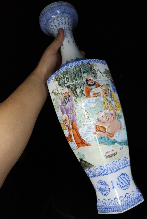 古玩陶瓷十八羅漢盤口瓶真品鑒賞圖