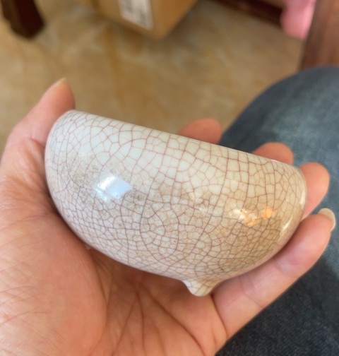 古玩陶瓷哥釉缽式三足香爐真品鑒賞圖