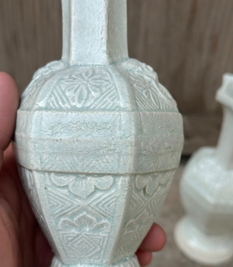 古玩陶瓷云市窯青白釉六方瓶真品鑒賞圖