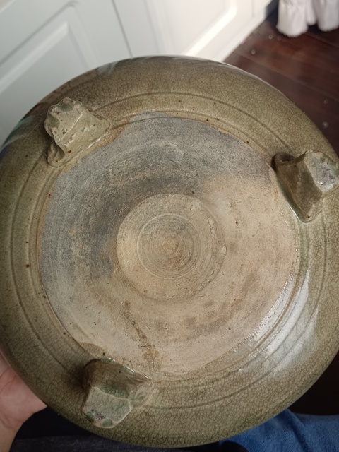 古玩陶瓷龍泉青瓷獸足香爐拍賣,當前價格1800元