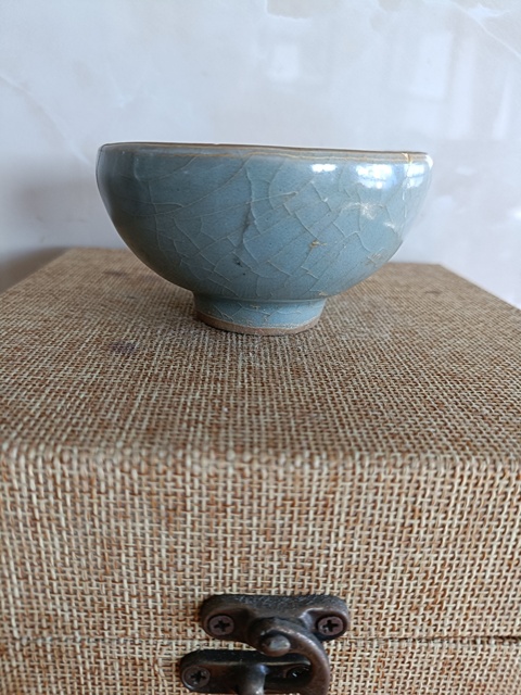 古玩陶瓷龍泉青瓷哥釉芒口盞真品鑒賞圖