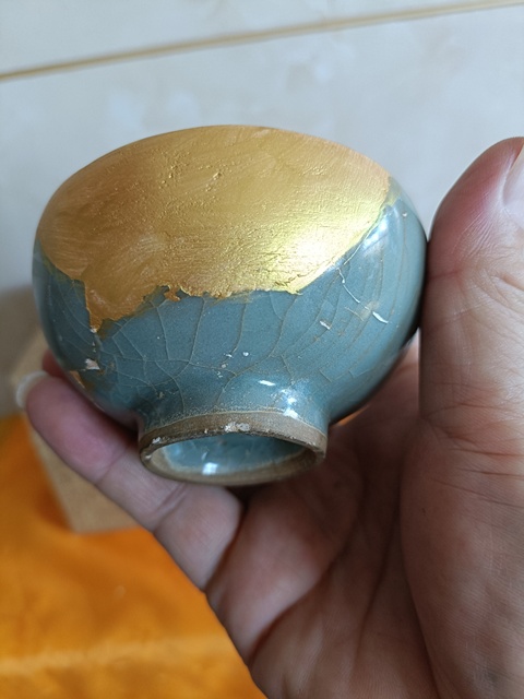 古玩陶瓷龍泉青瓷哥釉芒口盞真品鑒賞圖