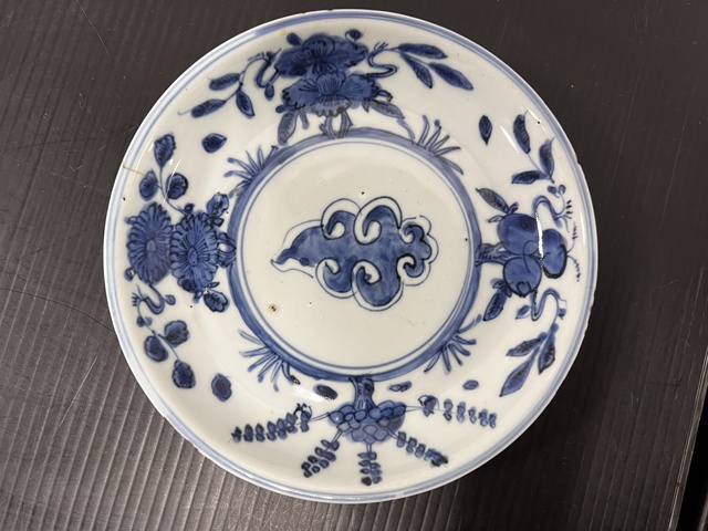 古玩陶瓷晚明青花盤真品鑒賞圖
