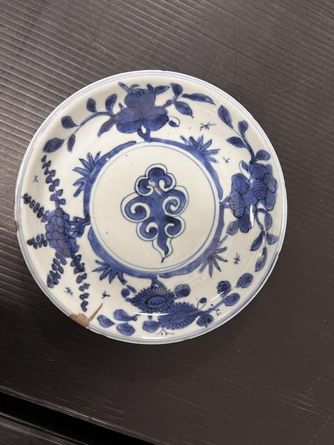 古玩陶瓷晚明青花盤真品鑒賞圖