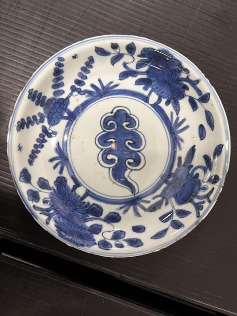 古玩陶瓷晚明青花盤真品鑒賞圖