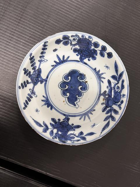 古玩陶瓷晚明青花盤真品鑒賞圖