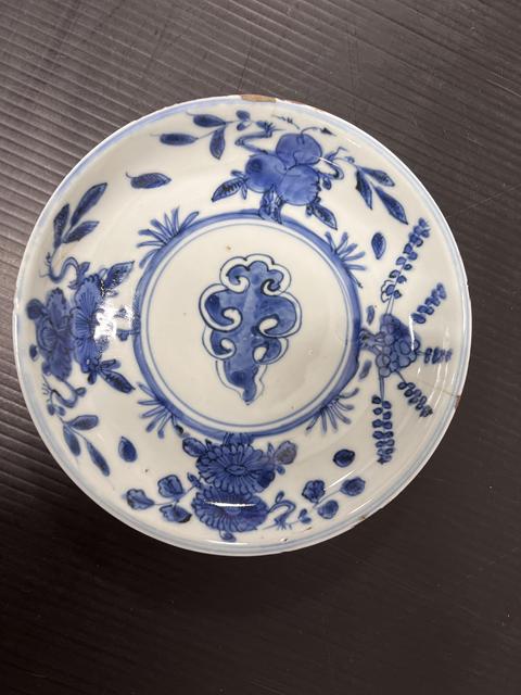 古玩陶瓷晚明青花盤真品鑒賞圖