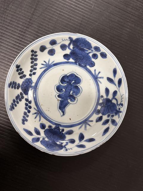 古玩陶瓷晚明青花盤真品鑒賞圖
