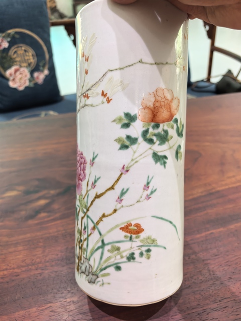 古玩陶瓷粉彩花卉紋帽筒真品鑒賞圖