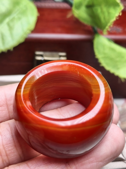 古玩玉器瑪瑙雕“素紋扳指”(收藏級(jí)扳指)拍賣，當(dāng)前價(jià)格388元