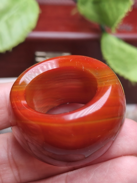 古玩玉器瑪瑙雕“素紋扳指”(收藏級(jí)扳指)拍賣，當(dāng)前價(jià)格388元