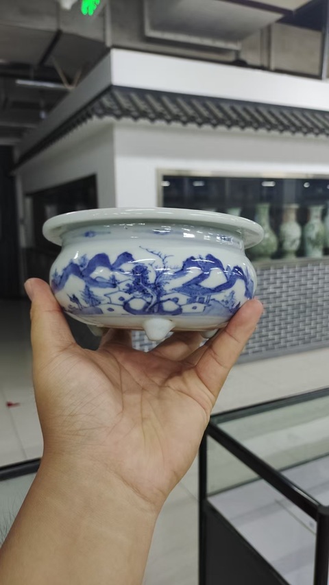 古玩陶瓷德化窯青花香爐真品鑒賞圖
