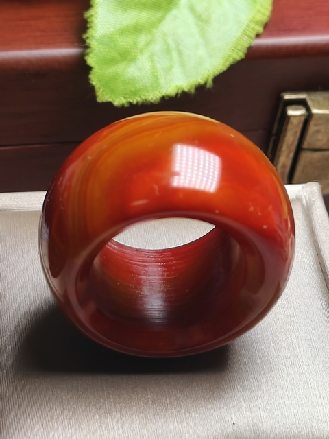 古玩玉器瑪瑙雕“素紋扳指”(收藏級(jí)扳指)拍賣，當(dāng)前價(jià)格388元