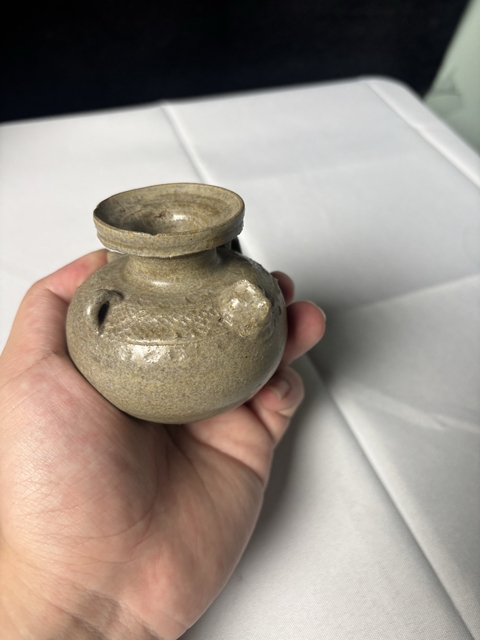 古玩陶瓷青釉罐真品鑒賞圖