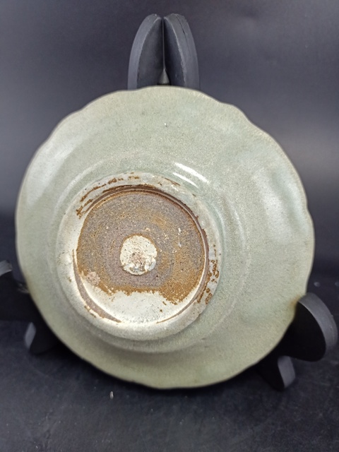 古玩陶瓷【館藏級精品】明 龍泉窯花口盤【著名大窯】【收藏價值極高】拍賣，當前價格0元