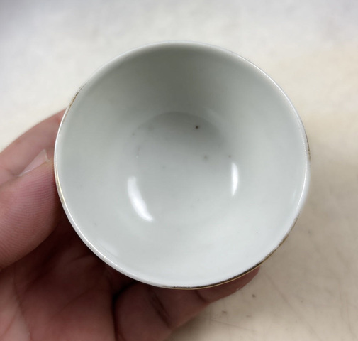 古玩陶瓷民國.粉彩花卉紋杯拍賣,當前價格0元