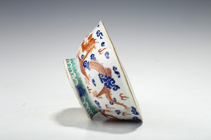 古玩陶瓷晚清·料彩礬紅龍紋供盤拍賣，當前價格3278元