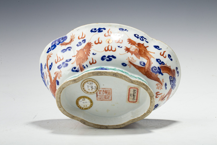古玩陶瓷晚清·料彩礬紅龍紋供盤拍賣，當前價格3278元