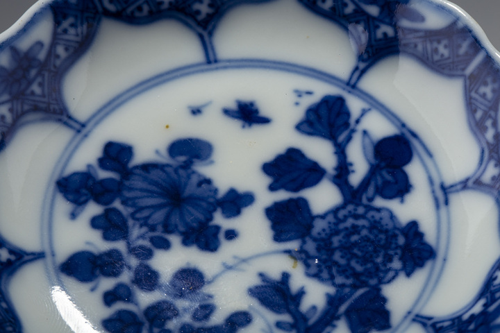 古玩陶瓷清康熙·青花花卉紋花口碟一對拍賣,當(dāng)前價(jià)格544元