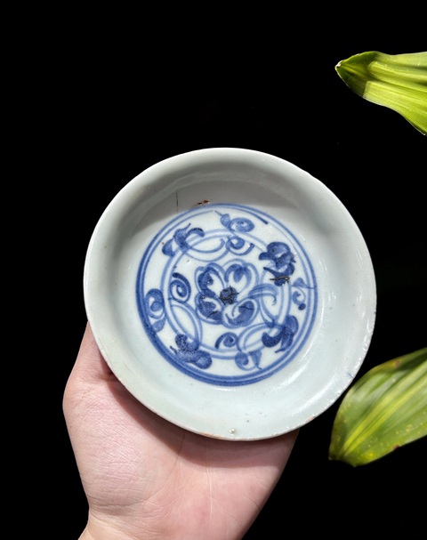 古玩陶瓷明宣德青花纏枝花卉盤真品鑒賞圖