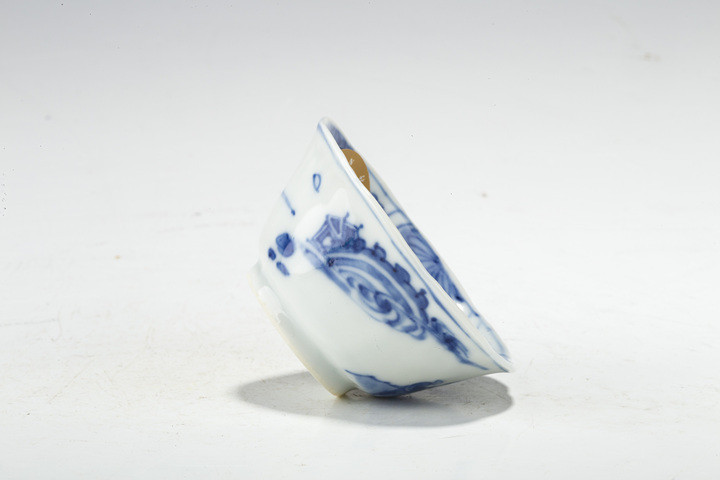 古玩陶瓷清康熙·青花山水人物紋花口杯碟一套拍賣，當前價格316元