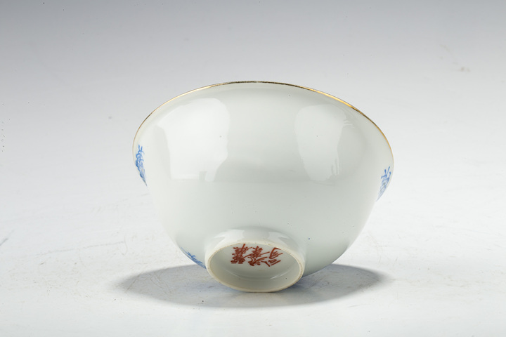 古玩陶瓷民國·藍料彩竹石紋茶圓
真品鑒賞圖