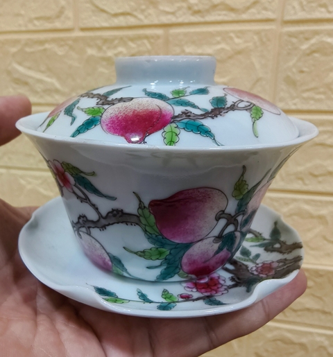 古玩陶瓷桃紋粉彩三才蓋碗真品鑒賞圖
