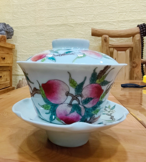 古玩陶瓷桃紋粉彩三才蓋碗真品鑒賞圖