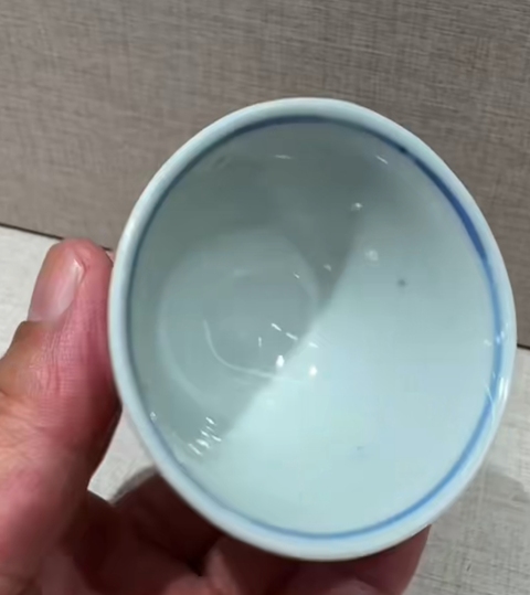 古玩陶瓷青花花卉紋仰鐘杯真品鑒賞圖